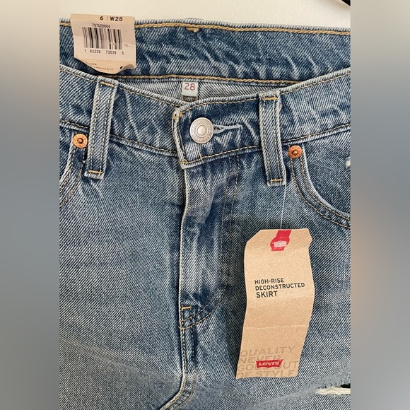 Levi’s High rise deconstructed skirt Size 28 - Picture 2 of 3